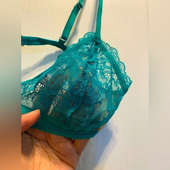 UO Lace Bra - Picture 3 of 3